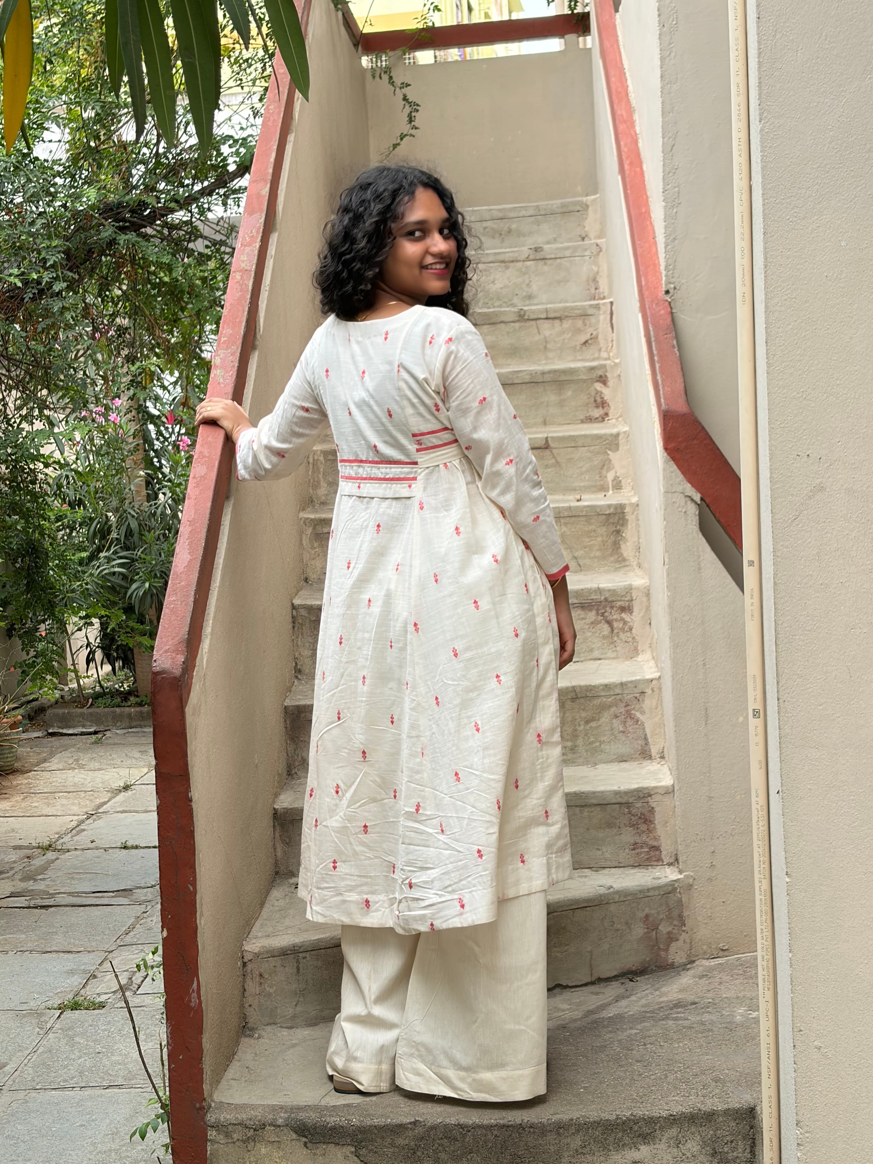 Ivory & Crimson Floral Butti Handloom Anarkali Set thumbnail 3